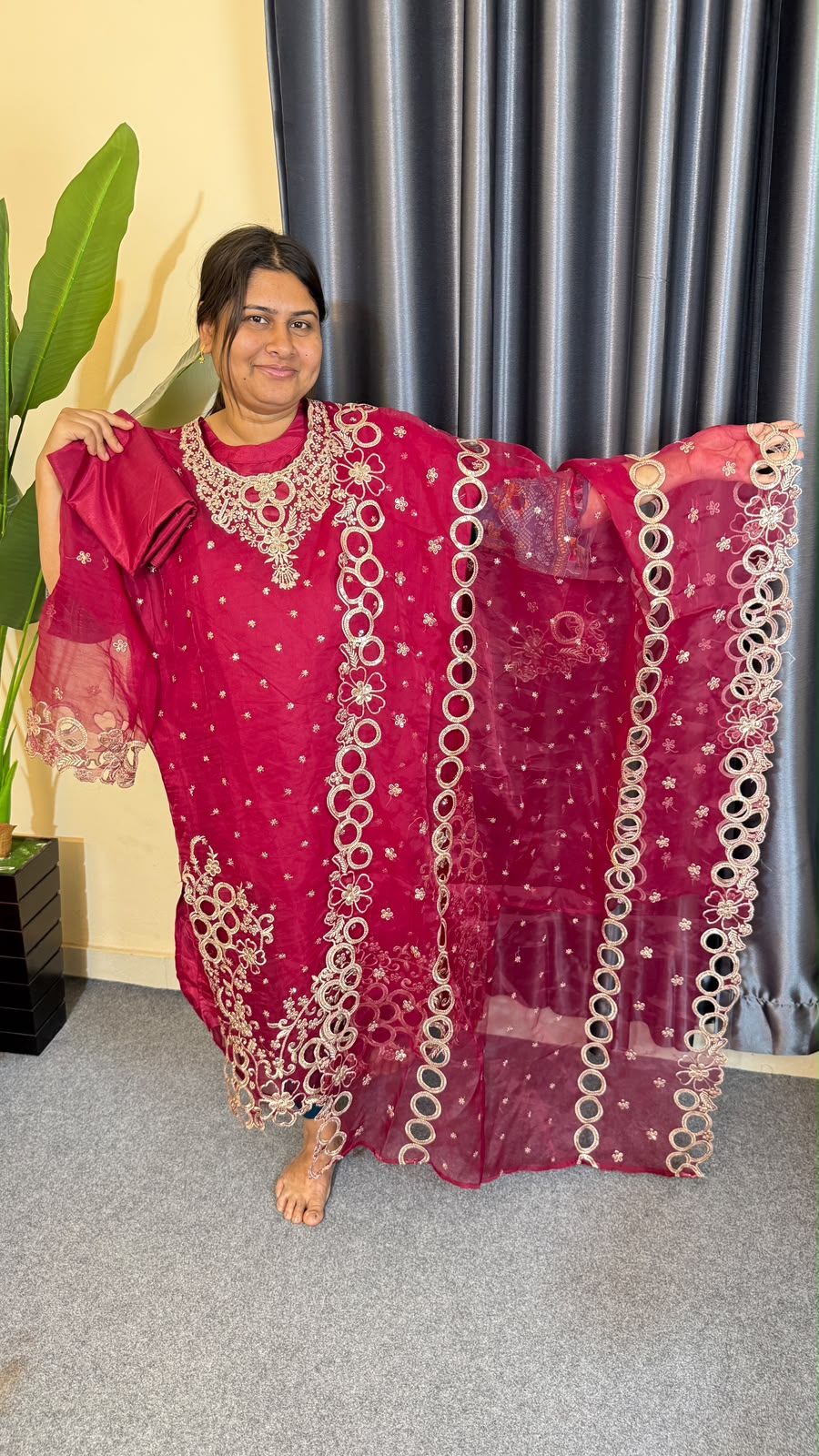 অর্গানজা পার্টি ড্রেস — লাল বোরিং